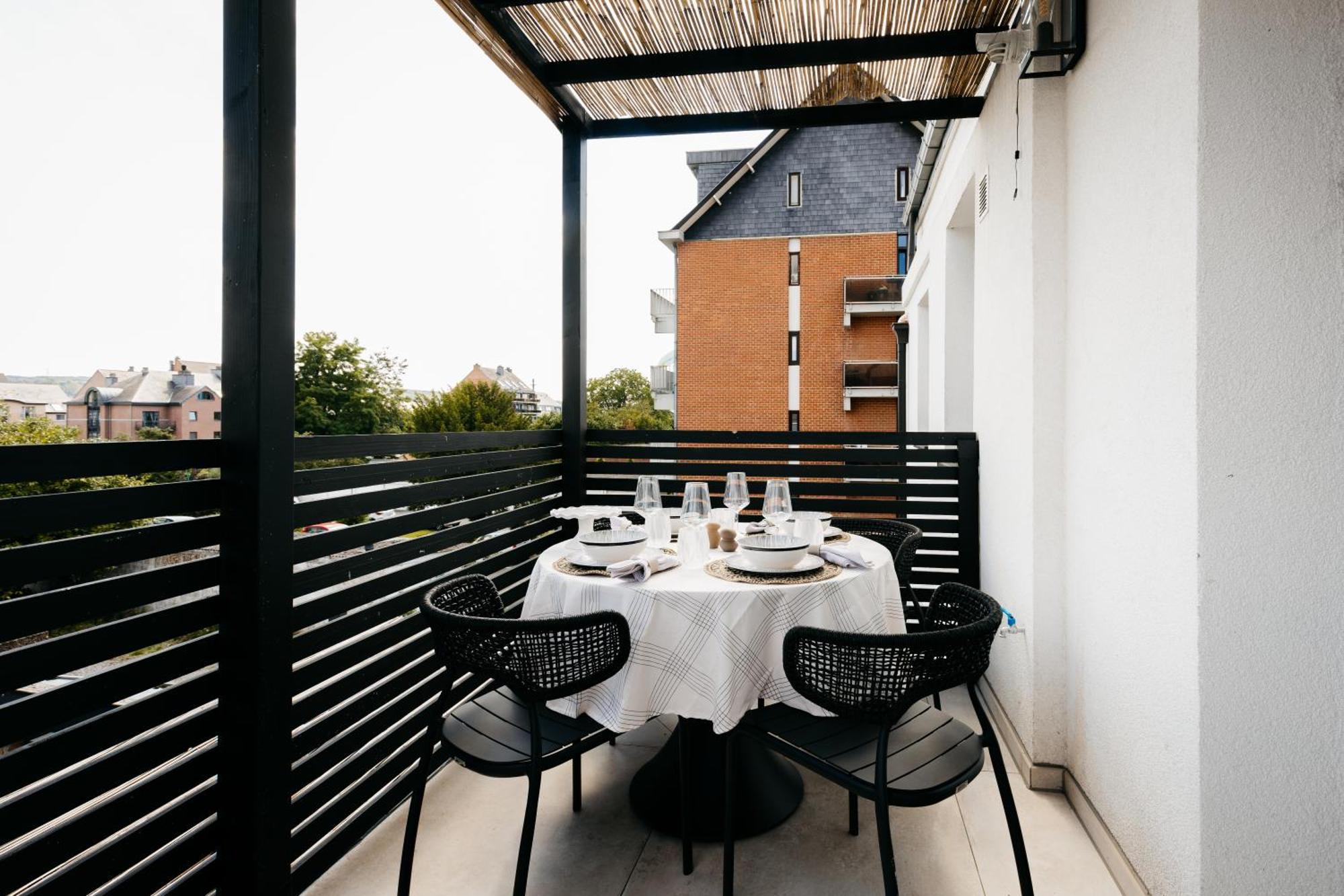 The Edgewater Suites - Skyline Namur Bagian luar foto