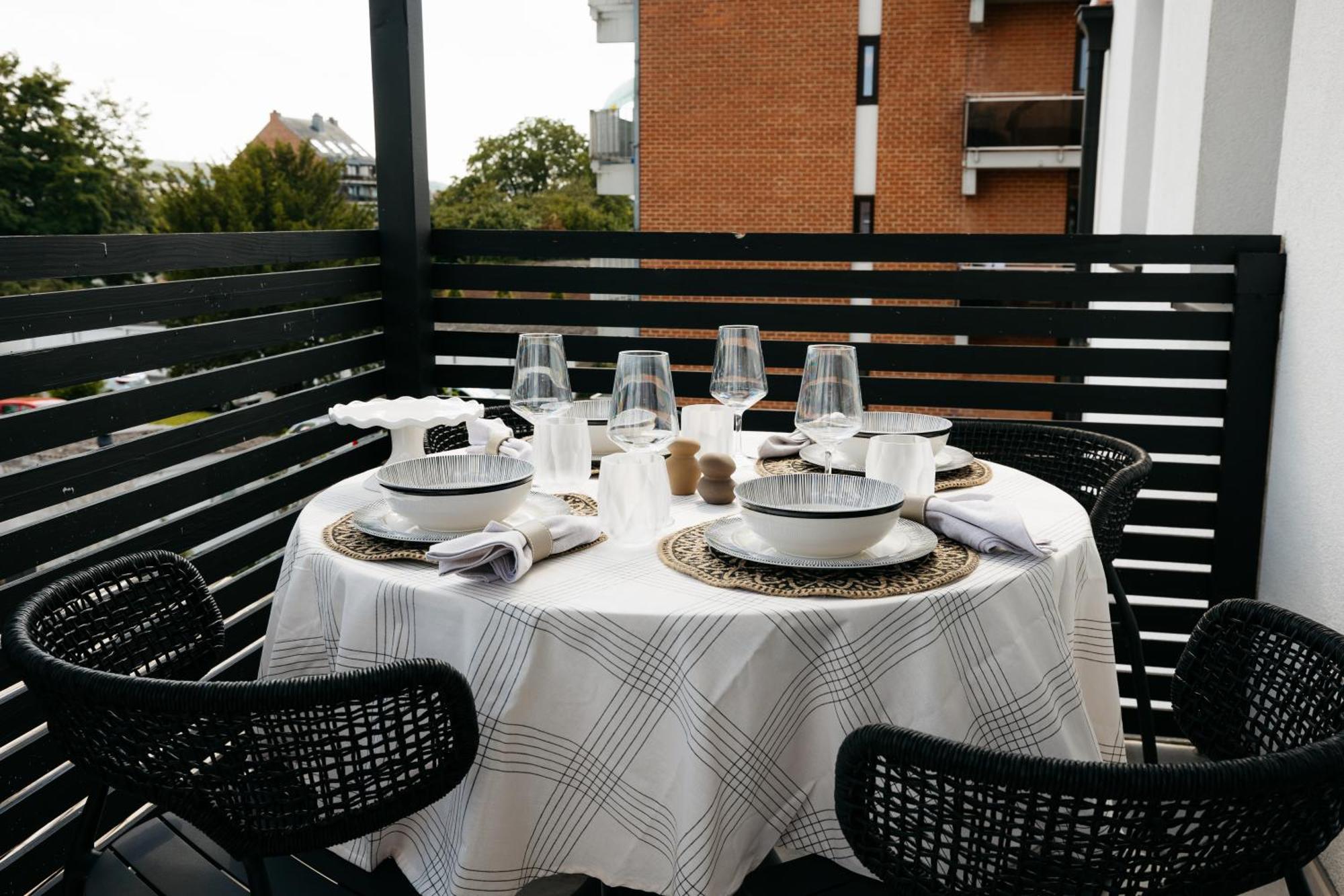The Edgewater Suites - Skyline Namur Bagian luar foto