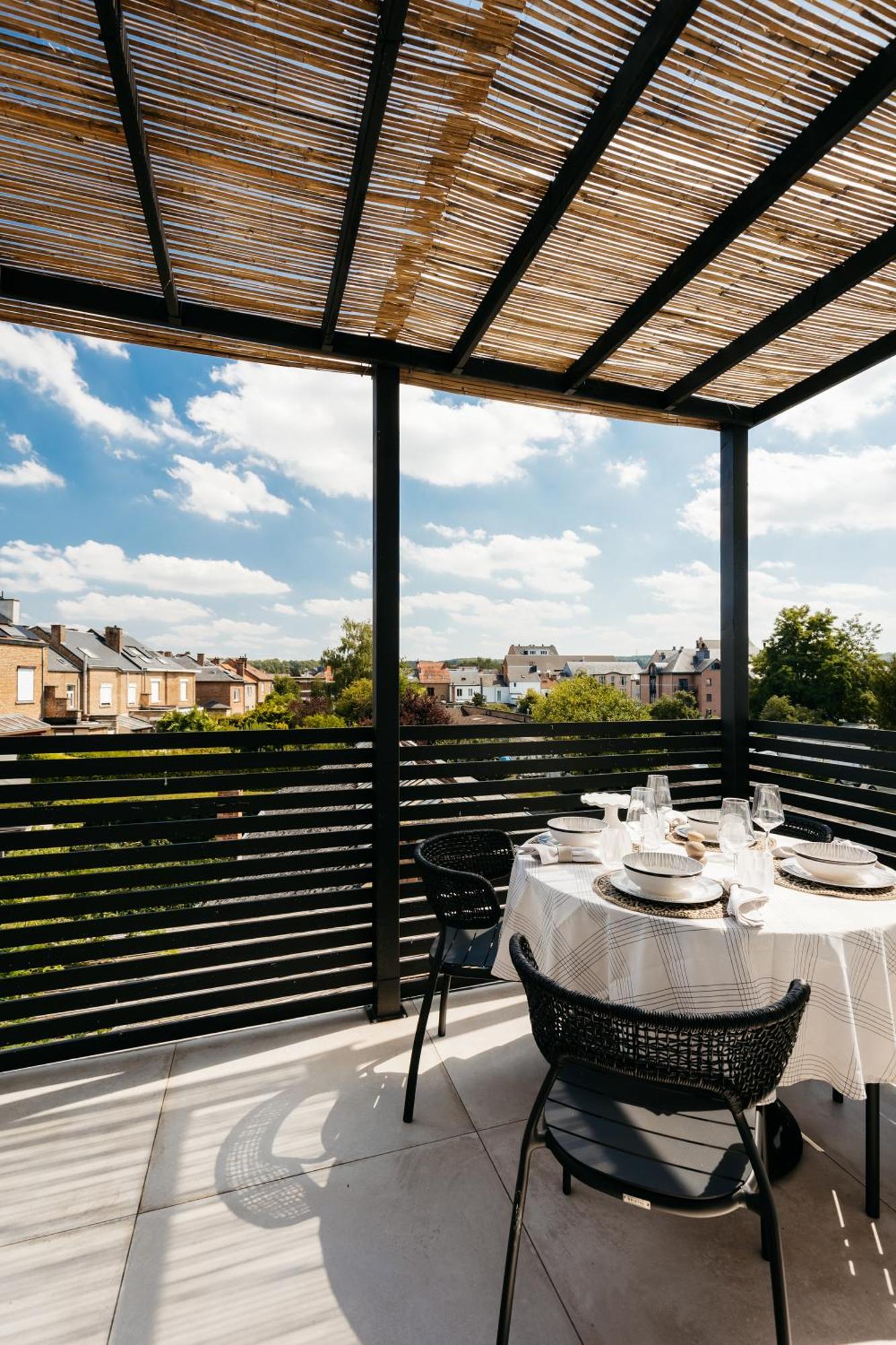 The Edgewater Suites - Skyline Namur Bagian luar foto