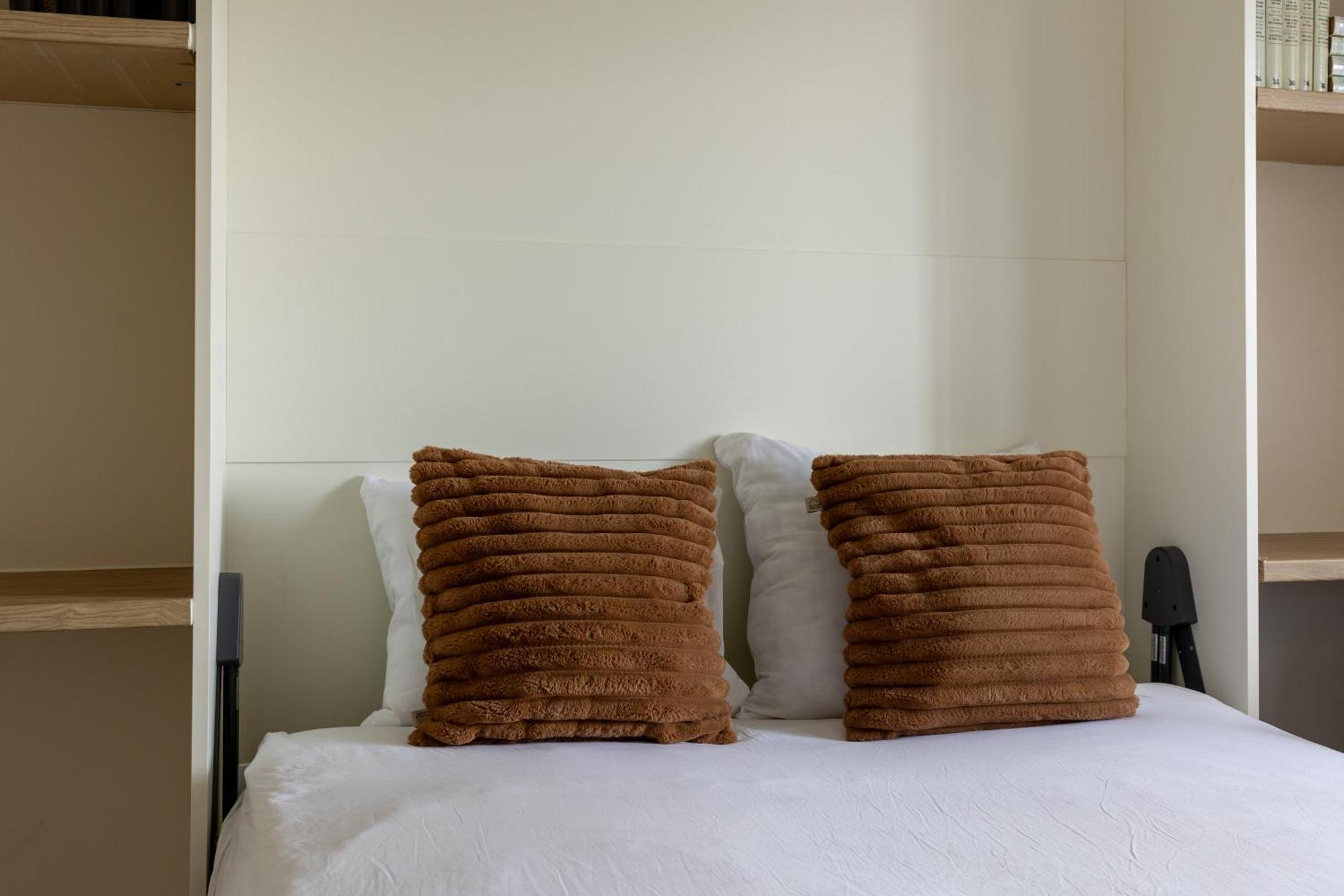 The Edgewater Suites - Skyline Namur Bagian luar foto