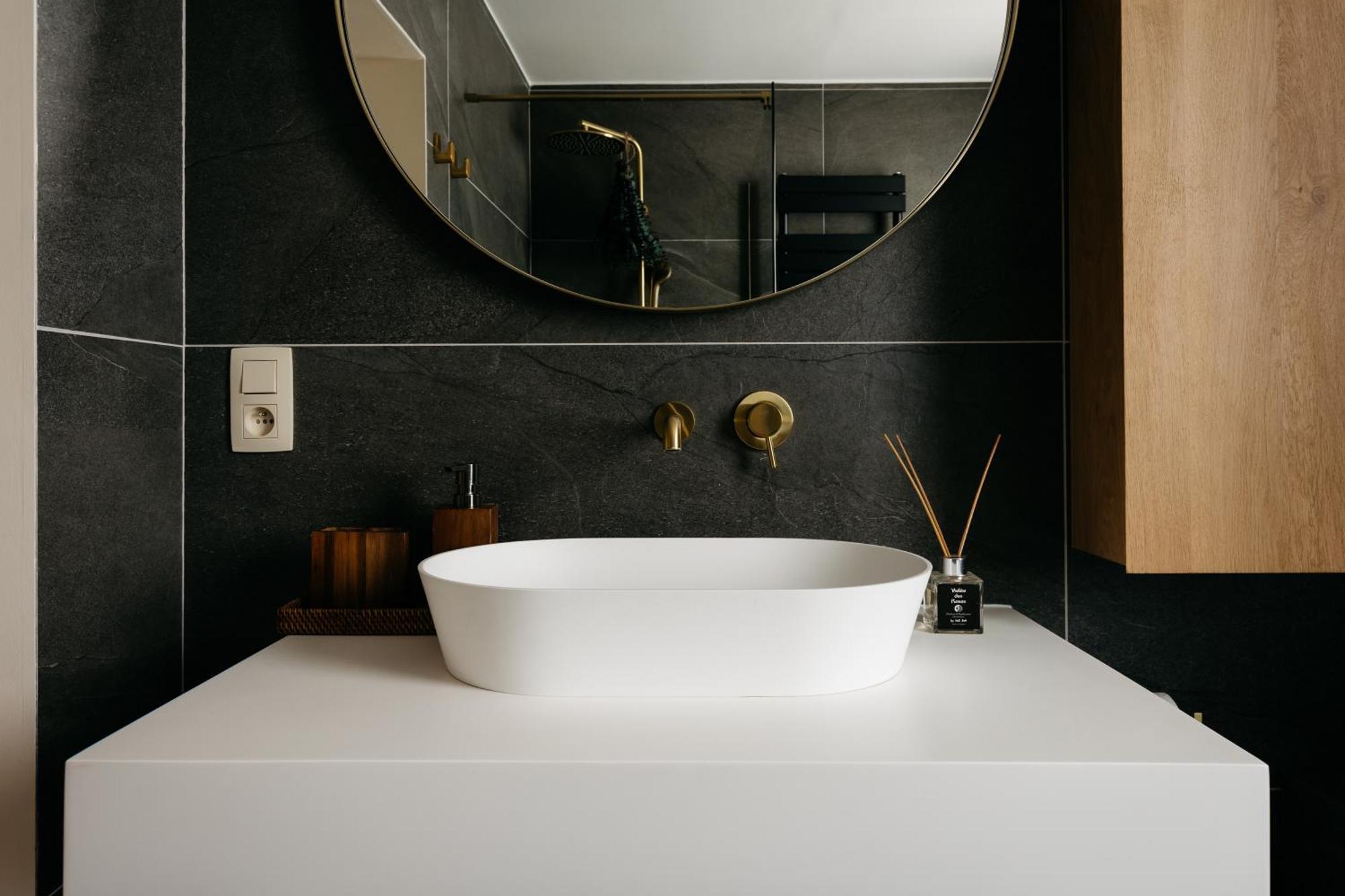 The Edgewater Suites - Skyline Namur Bagian luar foto