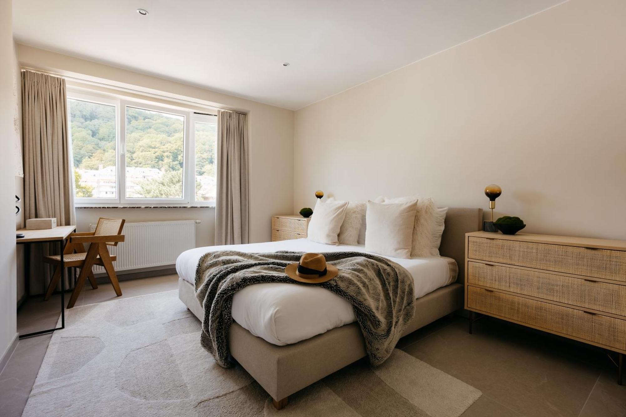 The Edgewater Suites - Skyline Namur Bagian luar foto